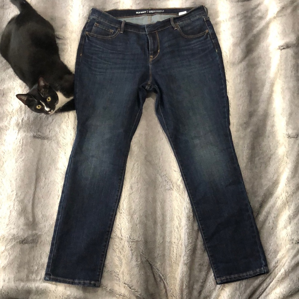 Mid-rise jeans